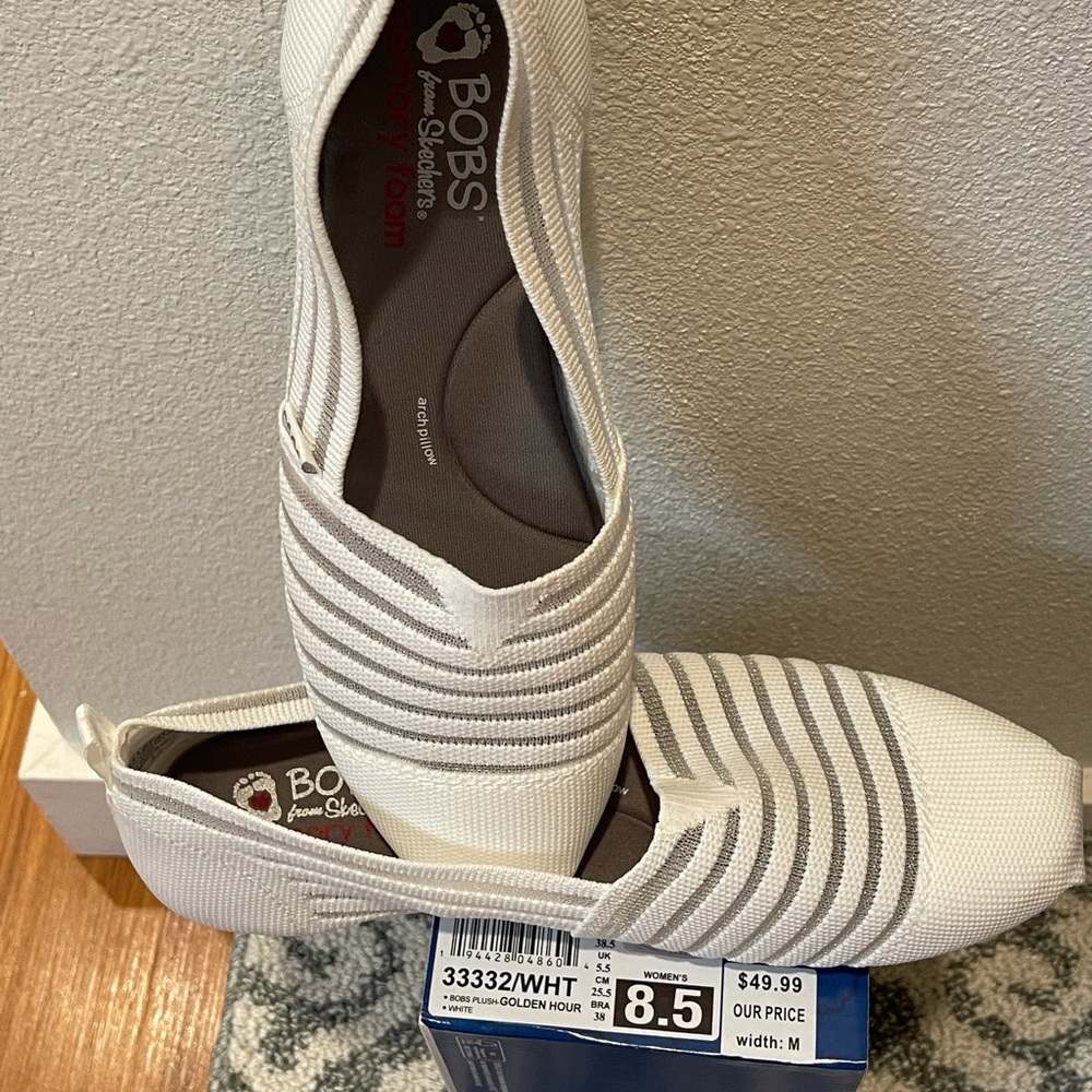 Skechers women size 8.5